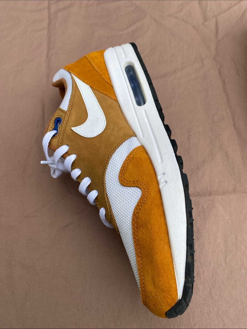 Nike Air Max 1 Premium Retro “Curry” White and Mustard Suede Mesh Trainer - Picture 9 of 16